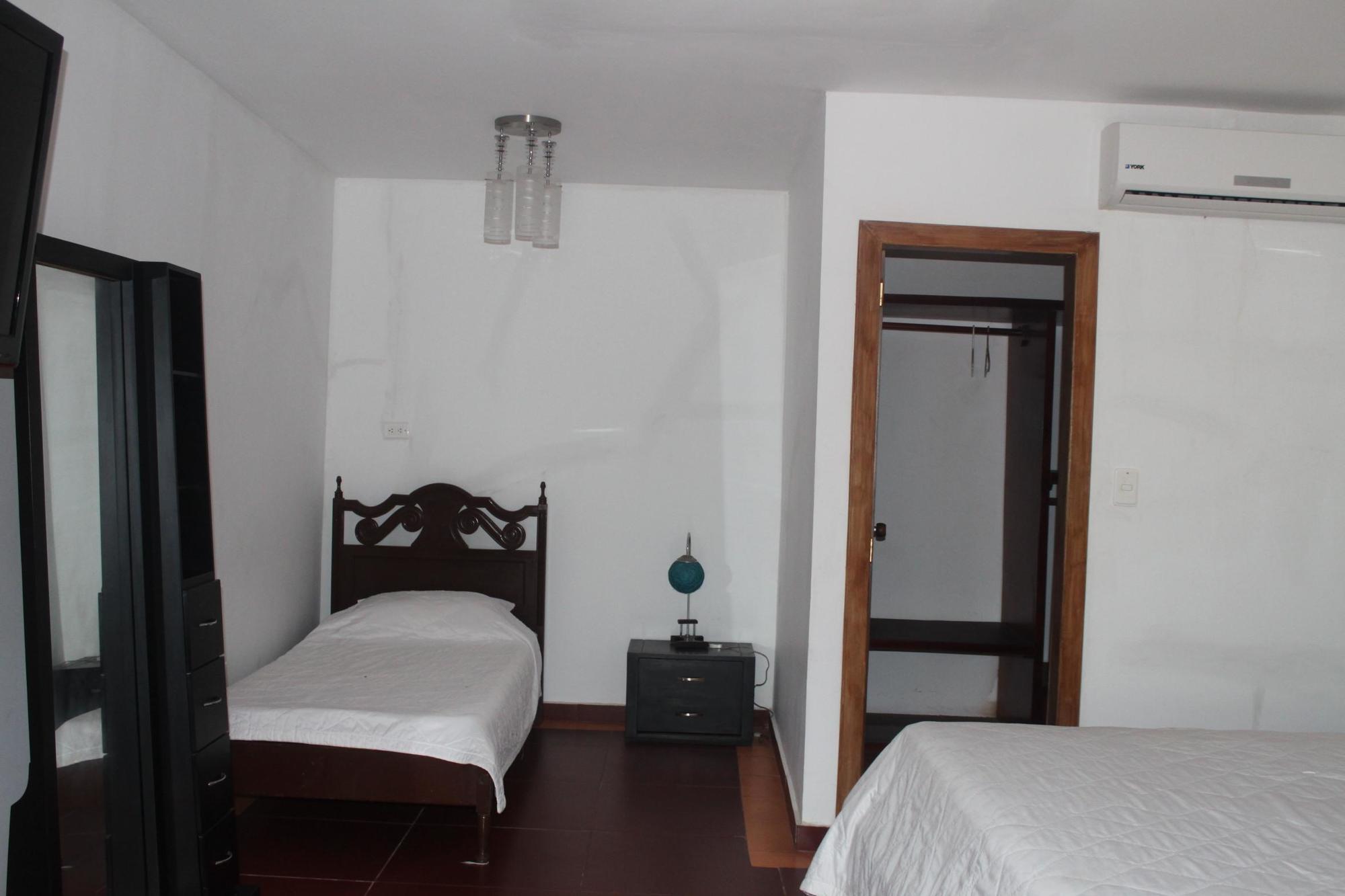 Hotel Casa Colonial Баранкила Екстериор снимка